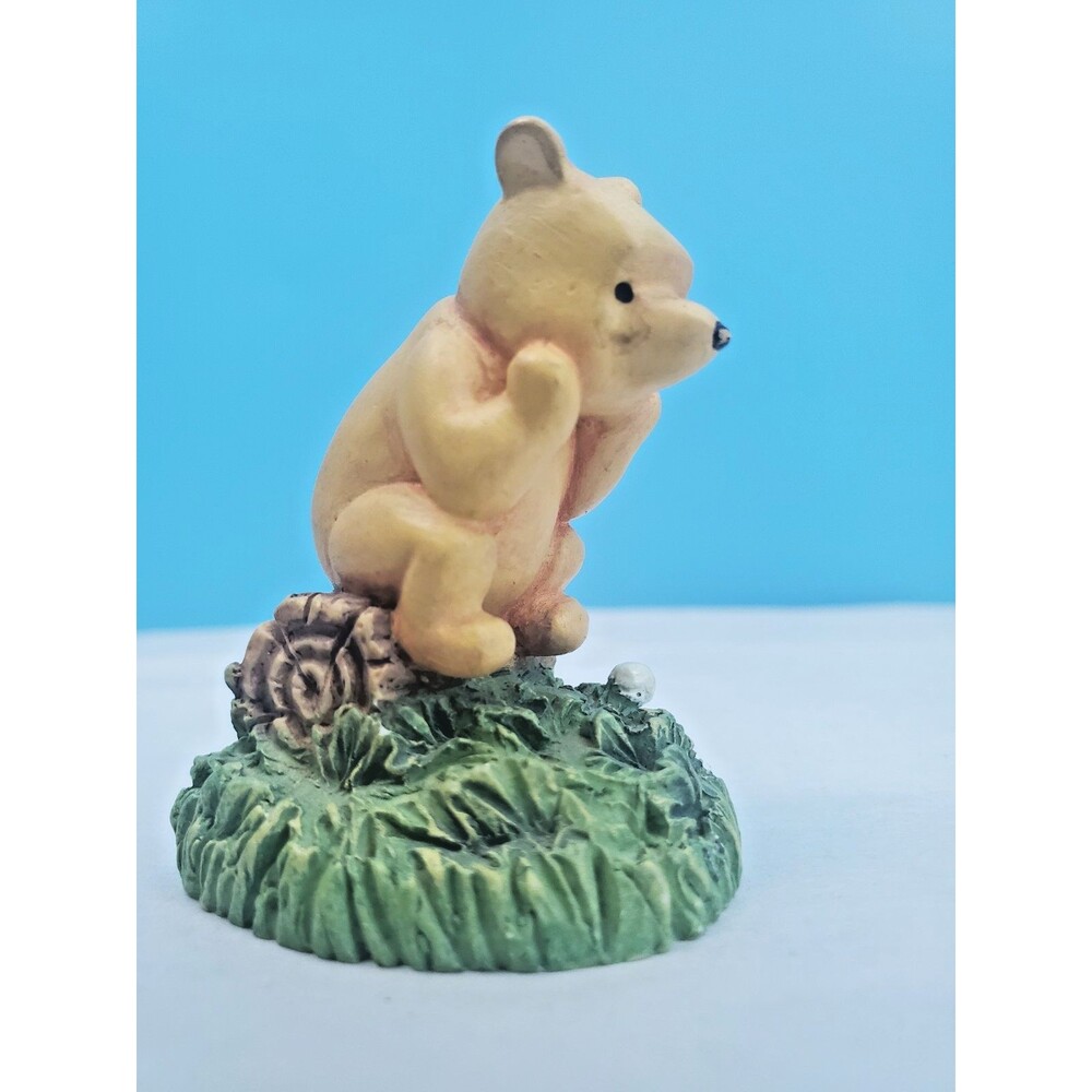 Lenox Disney Classic Winnie the Pooh Thimble Figurine Pooh on Log Thinking